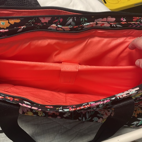 Vera Bradley large tote-new! - Picture 6 of 7